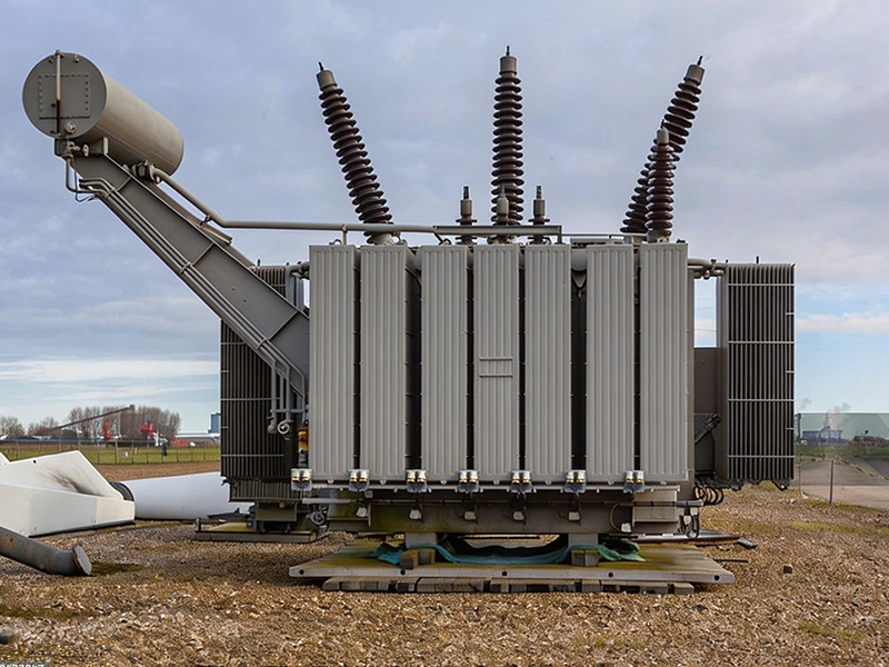 Large Three-Phase  Oil-Immersed  Power Transformer